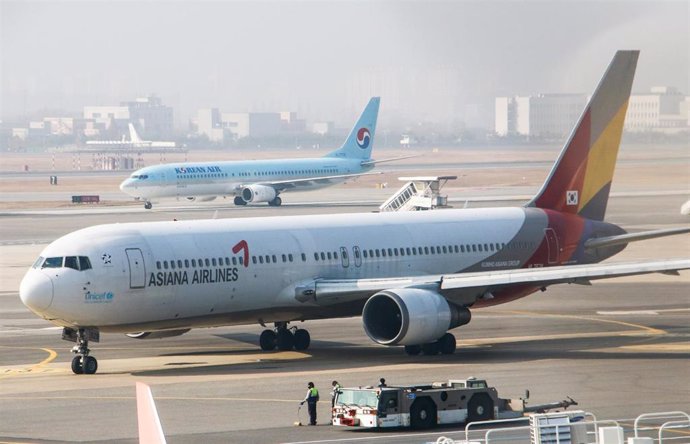 Archivo - Aviones en el aeropuerto de la capital de Corea del Sur, Seúl