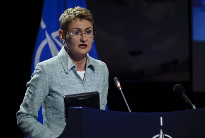 Archivo - Aug. 23, 2011 - Brussels, BXL, Belgium - Oana Lungescu, the NATO spokesperson, briefs the press on events concerning Libya at North Atlantic Treaty Organization headquarter in  Brussels, Belgium on 2011-08-23  by Wiktor Dabkowski