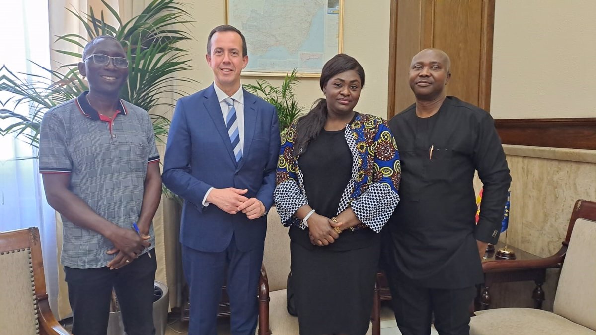 El subdelegado del Gobierno de Almería se reúne con el cónsul general de Ghana