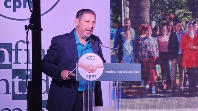 El presidente de Coalición por Melilla, Mustafá Aberchán, en el cierre de la campaña electoral.