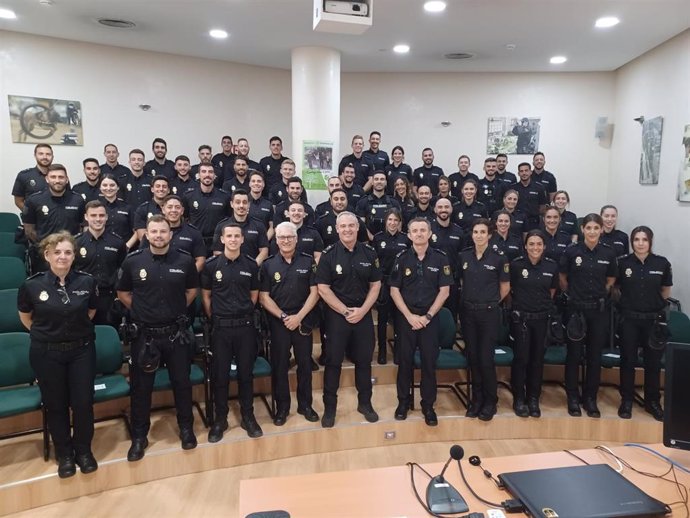 La promoción XXXVII de agentes de Policía Nacional Escala Básica celebra su acto de despedida en Palma