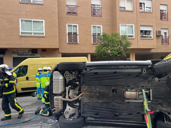 Todoterreno volcado en Parla