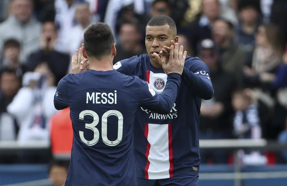 Kylian Mbappe y Leo Messi