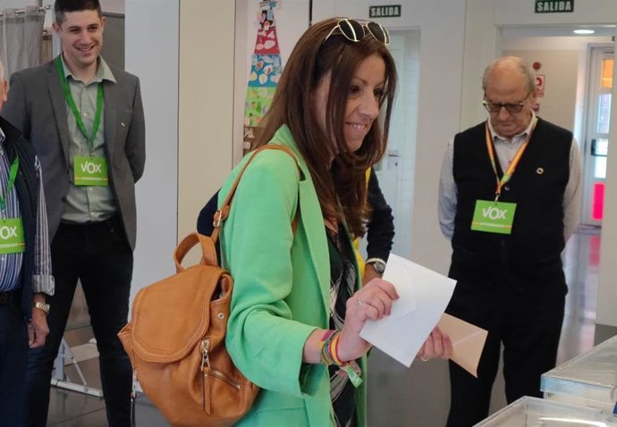 María Jiménez, votando