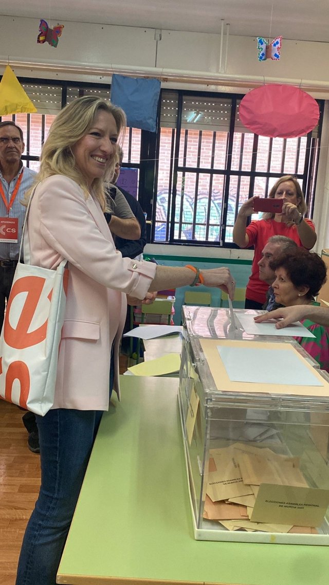 La candidata a la Presidencia de la CARM, María José Ros
