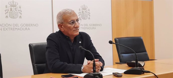 El delegado del Gobierno en Extremadura, Francisco Mendoza, en rueda de prensa el 28M en Badajoz