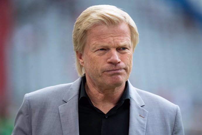 Archivo - FILED - 31 July 2021, Bavaria, Munich: Oliver Kahn, Chairman of the Board of Bayern Munich, arrives prior to the start of the pre-season friendly soccer match between Bayern Munich and SSC Napoli at the Allianz Arena. Kahn on Thursday warned f