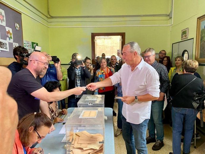 El candidat de Compromís a la Presidncia de la Generalitat Valenciana, Joan Baldoví, s'ha mostrat "molt confiat" que els resultats de les eleccions d'aquest 28-M permetin la renovació d'un nou govern del Botnic