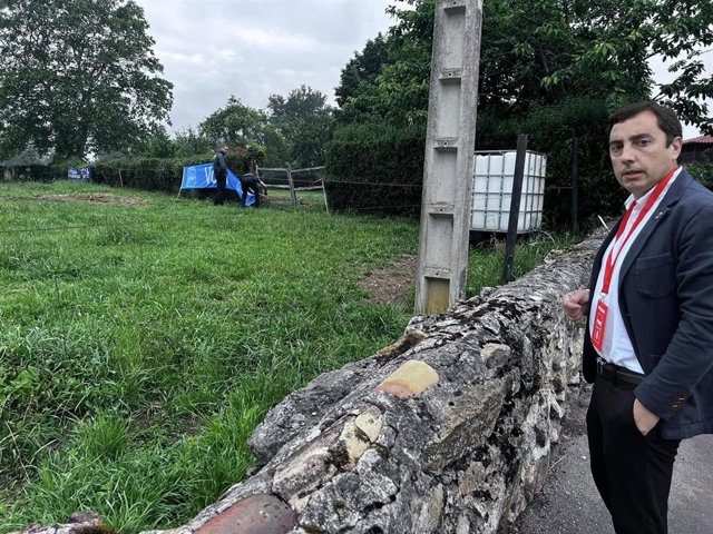 El alcalde de Llanera, Gerardo Sanz Pérez en su finca.