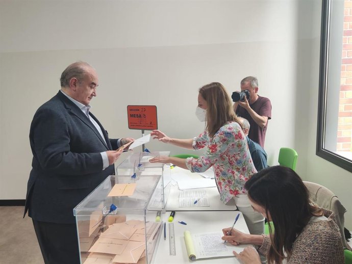 El candidato de Vox a la Alcaldía de Santander, Emilio del Valle