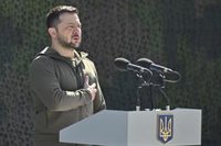 Zelenski felicita a las fuerzas aéreas por derribar 52 de los 54 drones que han atacado "masivamente" Kiev