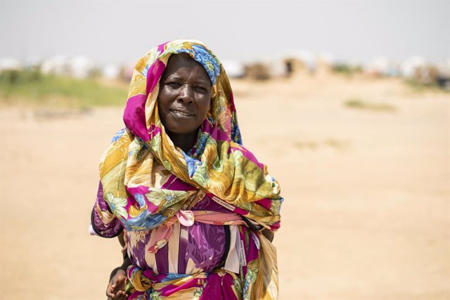 Archivo - August 31, 2021, Nyala, South Darfur, Sudan: GALENA ISMAEL recently arrived in a new settlement for internally displaced persons established on the outskirts of the Otash IDP Camp near Nyala, South Darfur, Sudan. Approximately 275,000 people inh