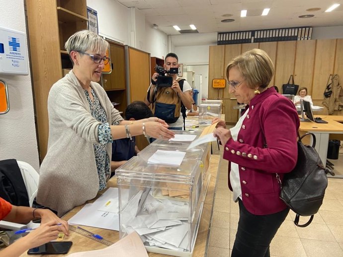 Barceló invita a votar por "el Alicante para mañana": "Un día de lluvia no puede decidir cuatro años"