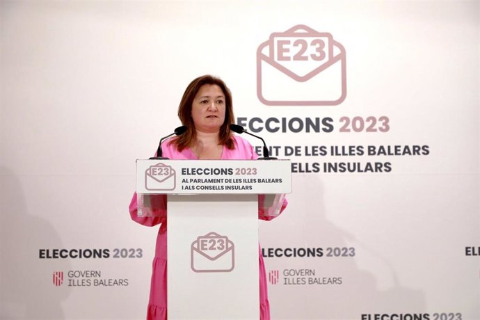 La consellera de Presidencia, Función Pública e Igualdad, Mercedes Garrido, en la comparecencia  para informar de la participación en las elecciones hasta las 14.00 horas