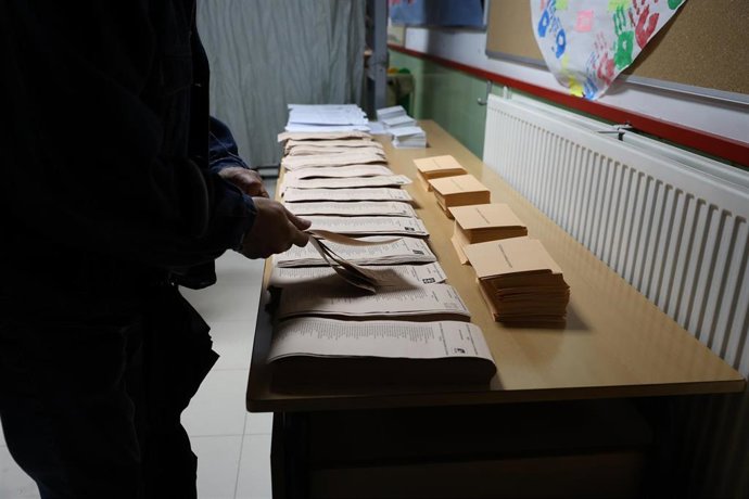 Papeletas para votar en un colegio electoral, a 28 de mayo de 2023