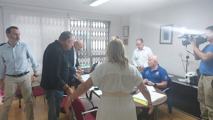 Llegada del numero tres de Vox en la lista al Parlament por Mallorca, Sergio Rodríguez, y otros candidatos a la sede de Vox en Palma.