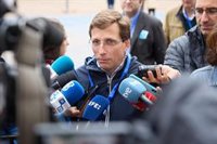 Almeida ya está en 'Génova' para seguir el recuento electoral