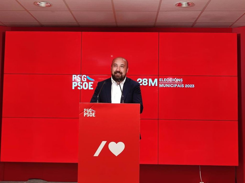 El secretario de Organizaicón del PSdeG, José Manuel Lage, en rueda de prensa