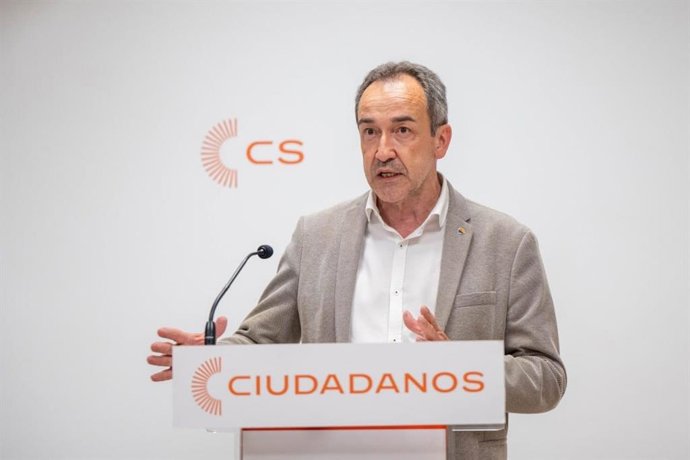 El coordinador de campaña de CS en Baleares, Juanma Gómez, en rueda de prensa