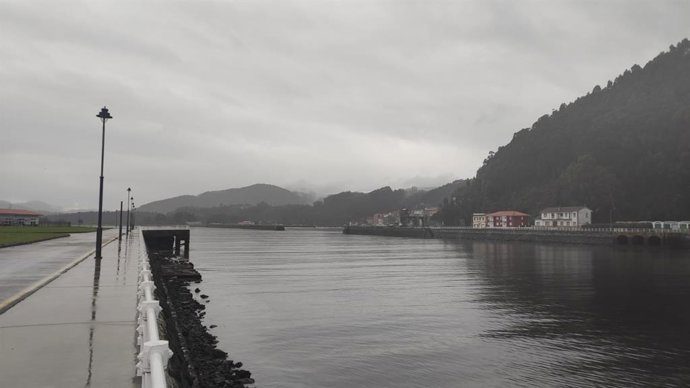 Archivo - Desembocadura del Río Nalón en San Juan de La Arena