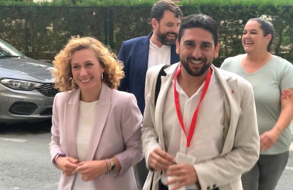 Los candidatos de Podemos-IU, Susana Hornillo e Ismael Sánchez.