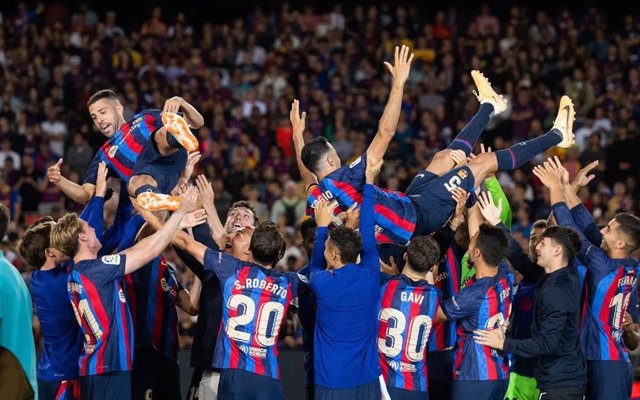El FC Barcelona despide a Busquets, Jordi Alba y al Camp Nou