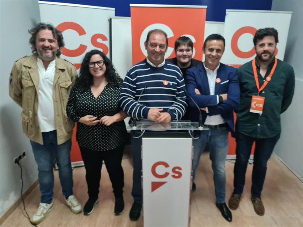 Gabriel Soria (c), junto a otros miembros de CS en Jaén.