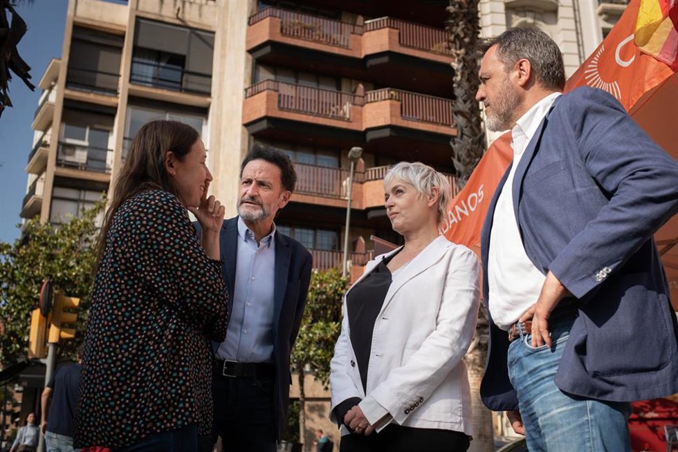 (I-D) La diputada en el Parlamento de Cataluña, Marina Bravo, el portavoz adjunto del partido en el Congreso Edmundo Bal, la candidata de Ciudadanos a la Alcaldía de Barcelona, Anna Grau, y el diputado de Ciudadanos en el Congreso, Juan Ignacio López-Ba
