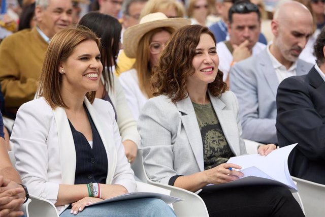 La presidenta de la Comunidad de Madrid, Isabel Díaz Ayusoy la candidata del PP a la Alcaldía, Judith Piquet