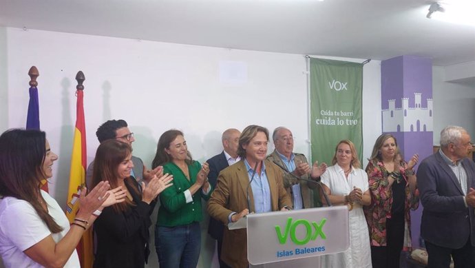 El candidato de Vox al Govern, Jorge Campos, comparece en la sede del partido en Palma tras los resultados del 28M.