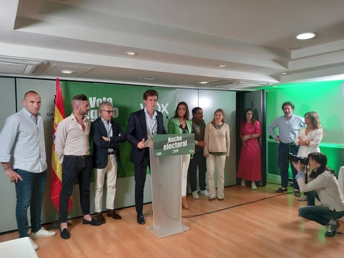 Ángel Alda (Vox) asegura que "hemos conseguido nuestro objetivo: Acabar con el PSOE y sus políticas" en La Rioja