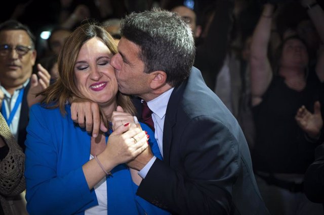 María José Catalá y Carlos Mazón celebran la victoria del PP en la Comunitat Valenciana