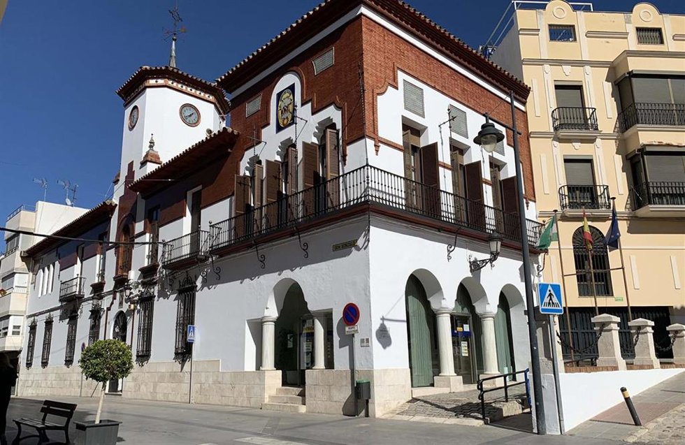 Fachada del Ayuntamiento de Puente Genil.