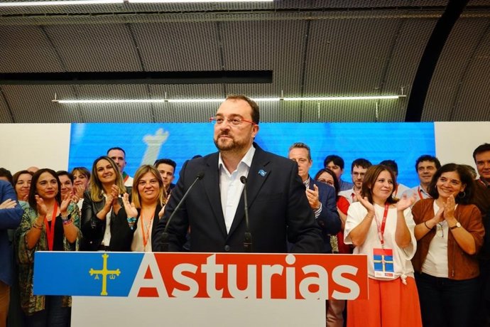 Adrián Barbón valora los resultados electorales.