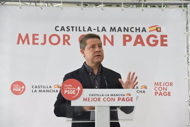 El presidente regional, Emiliano García-Page, tras las elecciones