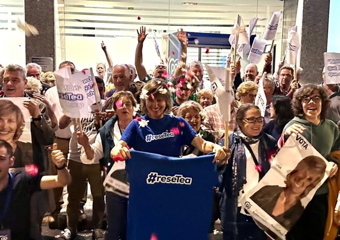 Nava Castro celebrando su victoria electoral.