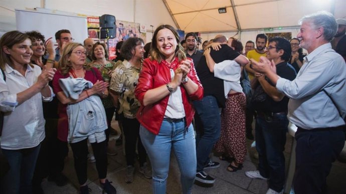 Elena Tomás (ZeC) celebra los resultados de las elecciones del 28M.