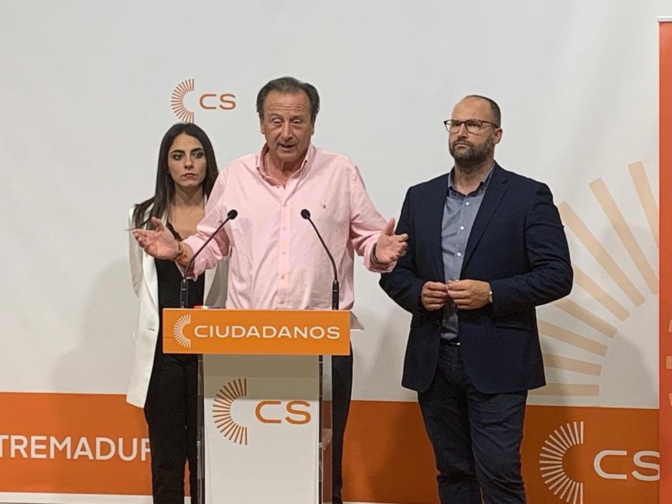 Fernando Balselga valora los resultados de Ciudadanos en Extremadura, en la sede del partido.