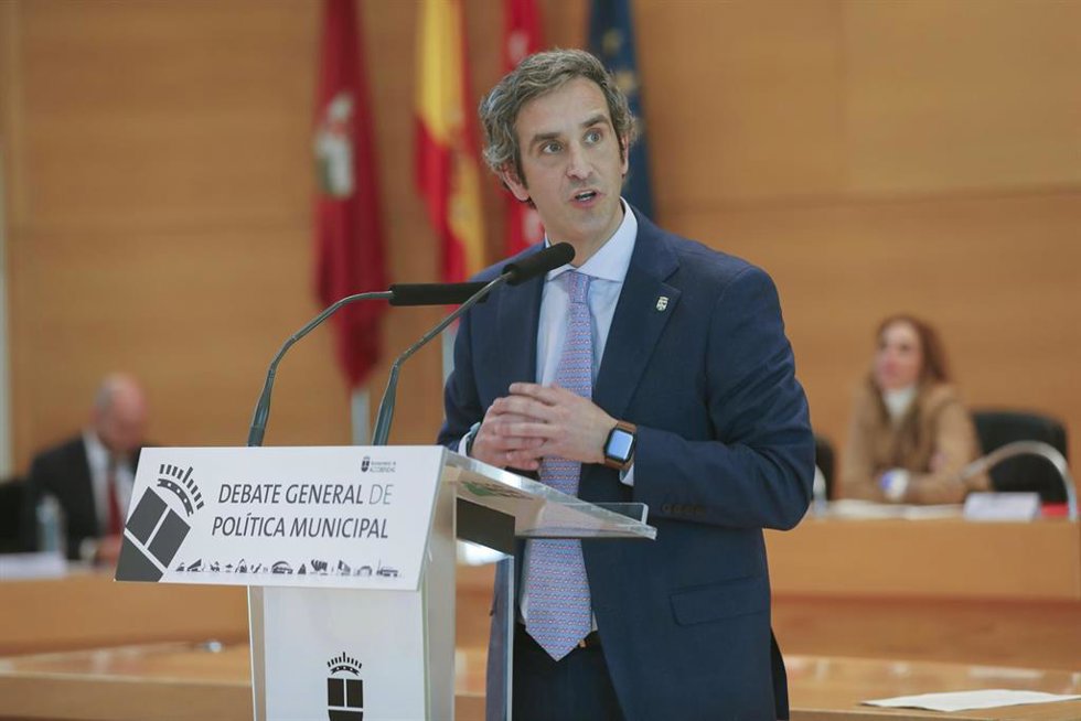 Archivo - Aitor Retolazs, durante su discurso en el Debate General del Estado de la Ciudad.