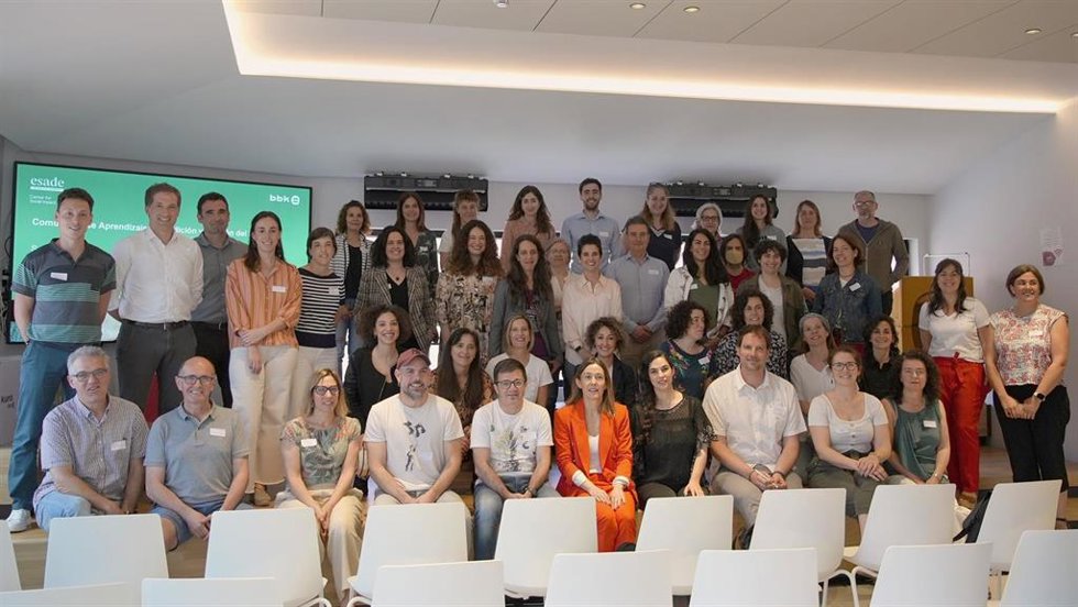Participantes en la Comunidad de aprendizaje de medición y gestión del impacto social
