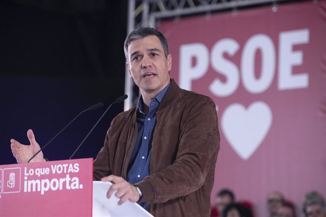 El secretario general del PSOE y presidente del Gobierno de España, Pedro Sánchez, interviene durante un acto de campaña en el Recinto Ferial, a 24 de mayo de 2023, en Gijón, Asturias