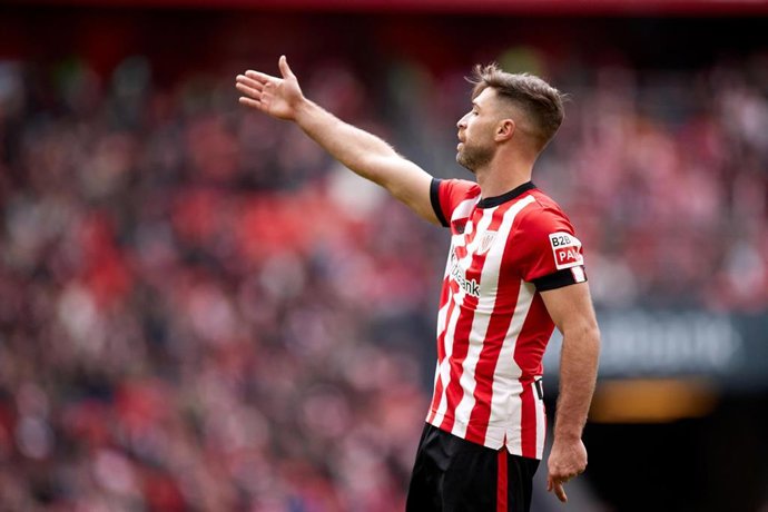 Archivo - El futbolista del Athletic Club Yeray Álvarez, durante un encuentro en San Mamés de LaLiga Santander 2022-2023. 