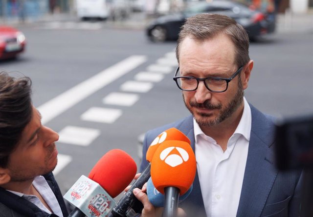 El portavoz del PP en el Senado, Javier Maroto, ofrece declaraciones a los medios a su llegada a la sede nacional del Partido Popular, en la calle Génova, a 29 de mayo de 2023, en Madrid (España).