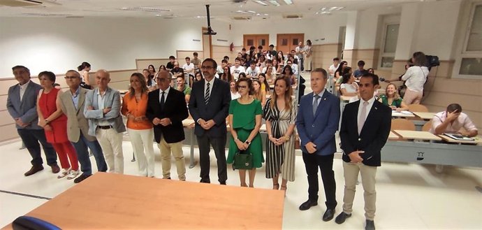Archivo - Visita al alumnado del Grado de Medicina el día que comenzó a impartirse en la UJA.