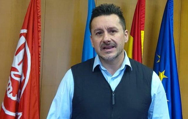 Archivo - El secretario general de UGT Asturias, Javier Fernández Lanero