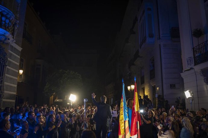 Vista general del seguimiento de la jornada electoral en la sede del PPCV