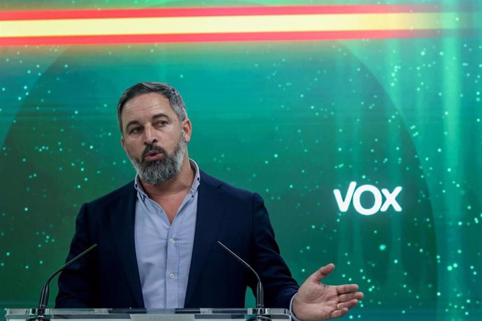 El líder de Vox, Santiago Abascal, comparece en una rueda de prensa durante el seguimiento de la jornada electoral en la sede nacional de Vox, a 28 de mayo de 2023, en Madrid (España). Hoy, 28M, se celebran elecciones municipales en un total de 8.131 ay