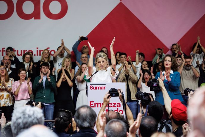 Archivo - La vicepresidenta segunda y ministra de Trabajo, Yolanda Díaz, interviene durante el acto en el que Díaz presenta su candidatura para las próximas generales, en el polideportivo Antonio Magariños, a 2 de abril de 2023, en Madrid, (España).