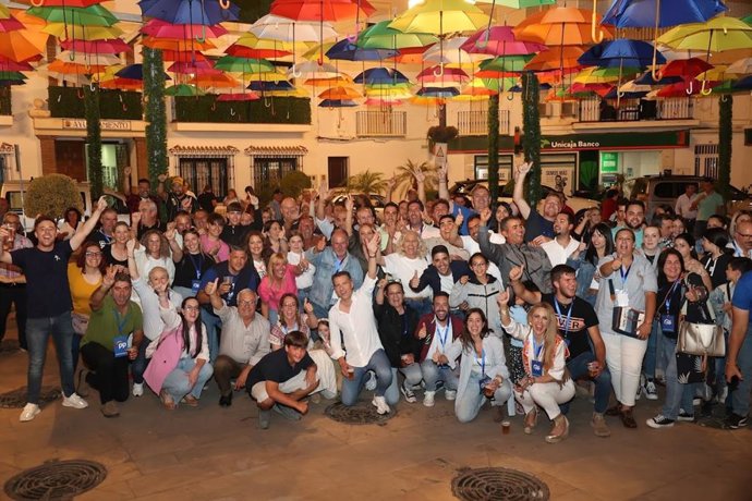 El PP de Torrox celebra su victoria en las elecciones municipales.