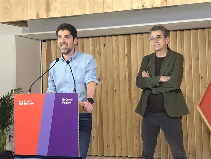 El portavoz de los comuns, David Cid, junto al número dos en Barcelona, Jordi Martí